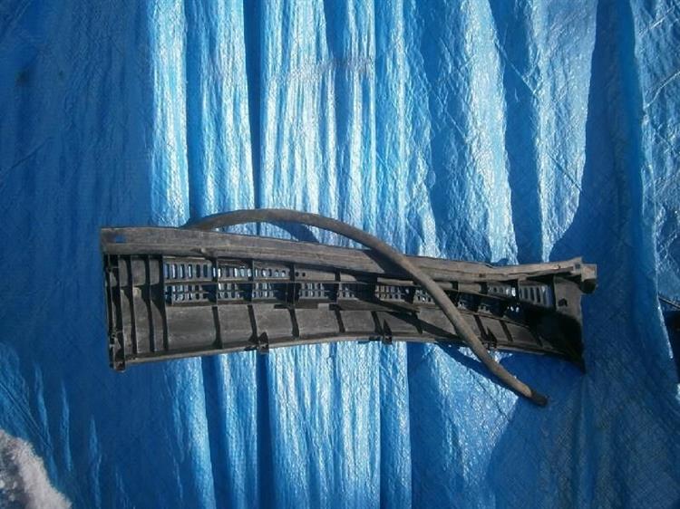 Решетка под лобовое стекло Тойота Премио в Мариинске 20231